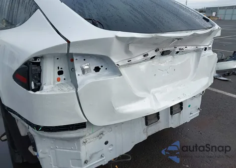 2023 Tesla Model X Dual Motor All-Wheel Drive/Standard Range z USA, uszkodzony, nr VIN 7SAXCAE5XPF365297